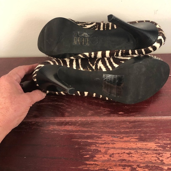 Michael Kors Amara Zebra Print Heels Real Calf Hair Brown/Cream Size 9.5 NWT - Picture 4 of 7